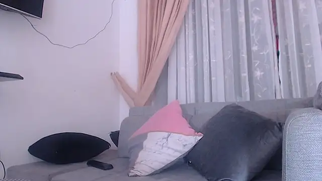 Snapshot of jennifer_ts chatting on February 19, 2025, 2:44 pm jennifer ts online show from February 19, 2025, 2:44 pm