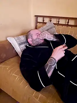 Snapshot of TattooedDick92 chatting on January 2, 2025, 8:28 am TattooedDick92 online show from January 2, 2025, 8:28 am