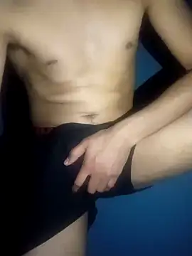 xyrus  online show from February 11, 2025, 6:33 pm