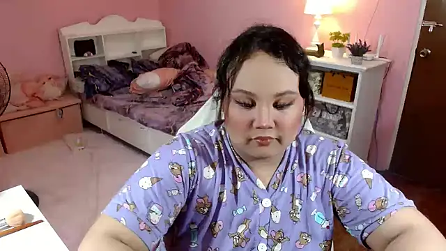 Snapshot of GiannaLopezSmith chatting on November 18, 2025, 3:48 pm GiannaLopezSmith online show from November 18, 2025, 3:48 pm