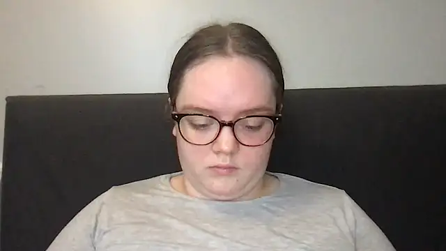 Snapshot of honeyyy24 chatting on November 10, 2025, 2:22 pm honeyyy24 online show from November 10, 2025, 2:22 pm