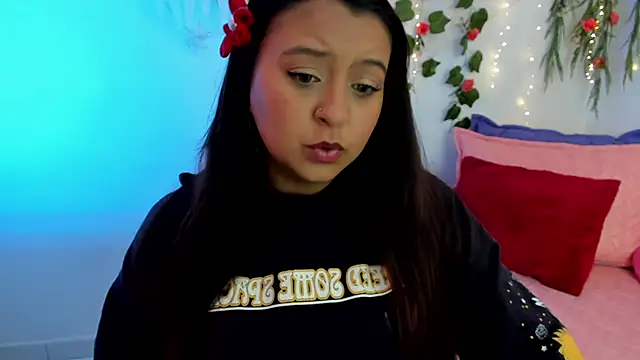 Snapshot of Sweet_Chloe06 chatting on December 11, 2024, 7:36 pm Sweet Chloe06 online show from December 11, 2024, 7:36 pm