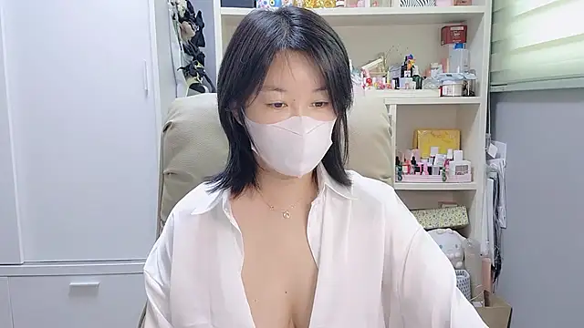HaNa Kim online show from July 28, 2026, 3:25 am