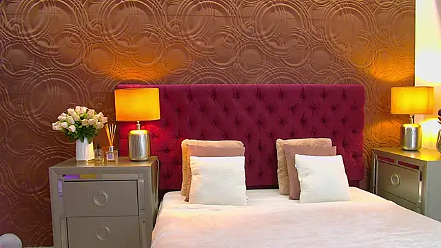 IrisMonn online show from November 18, 2025, 6:17 am