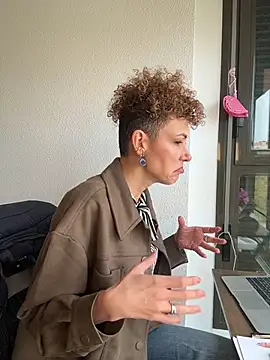 Snapshot of lavaldez chatting on April 7, 2026, 10:39 am lavaldez online show from April 7, 2026, 10:39 am