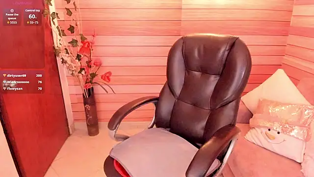 marien thomson  online show from November 17, 2025, 2:26 am