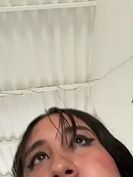 melyescobar online show from March 4, 2025, 3:15 pm