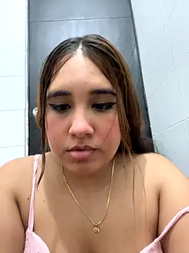 melyescobar online show from October 14, 2025, 3:29 am