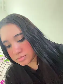 melyescobar online show from February 21, 2025, 12:06 pm
