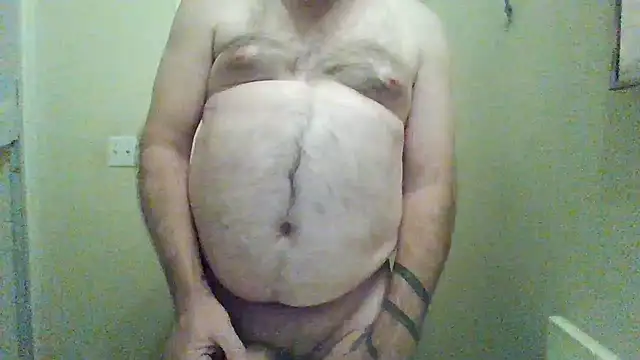 WatchinU82 online show from November 28, 2025, 5:29 am