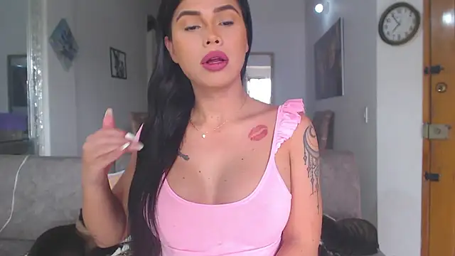 Snapshot of divinepleasury chatting on December 1, 2025, 2:51 pm divinepleasury online show from December 1, 2025, 2:51 pm