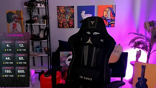 Snapshot of LadyIzabel chatting on October 29, 2025, 8:35 am LadyIzabel online show from October 29, 2025, 8:35 am