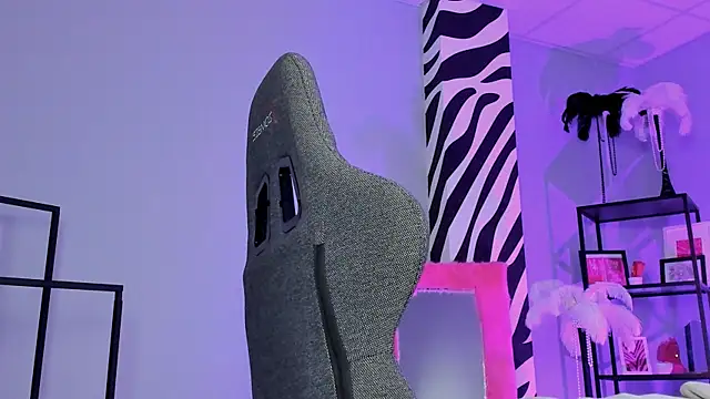 AliceSunday online show from November 17, 2025, 2:15 am