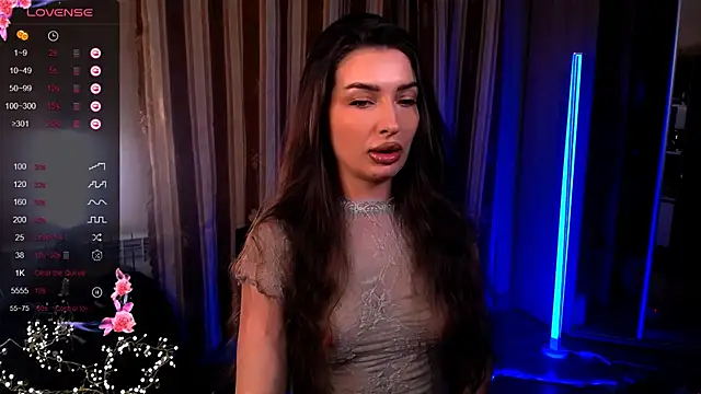 Snapshot of Laura_Bess chatting on June 21, 2026, 4:35 pm Laura Bess online show from June 21, 2026, 4:35 pm