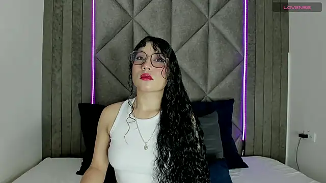 BriaConner  online show from March 1, 2025, 2:48 am