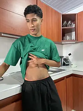 Snapshot of Masterikee chatting on September 17, 2025, 6:54 pm Masterikee online show from September 17, 2025, 6:54 pm