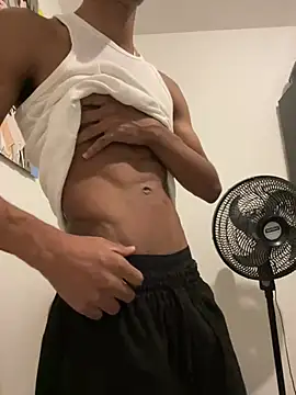 Snapshot of Masterikee chatting on January 9, 2025, 1:18 am Masterikee online show from January 9, 2025, 1:18 am