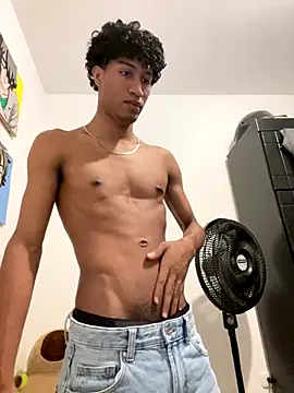 Snapshot of Masterikee chatting on December 2, 2024, 9:56 pm Masterikee online show from December 2, 2024, 9:56 pm