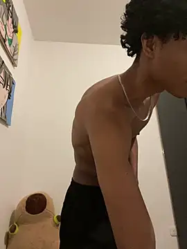 Snapshot of Masterikee chatting on February 7, 2025, 6:13 pm Masterikee online show from February 7, 2025, 6:13 pm