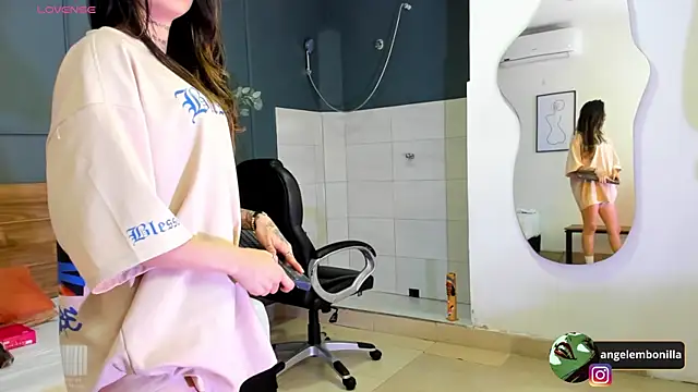 megan morgan01 online show from November 28, 2025, 12:05 pm