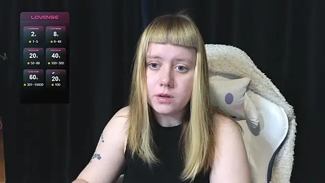 Snapshot of June_shy0 chatting on November 23, 2025, 6:56 am June shy0 online show from November 23, 2025, 6:56 am