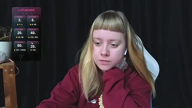 Snapshot of June_shy0 chatting on November 27, 2025, 7:53 am June shy0 online show from November 27, 2025, 7:53 am