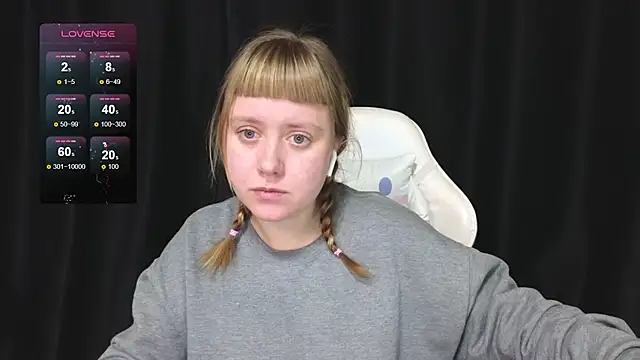 Snapshot of June_shy0 chatting on December 3, 2025, 7:52 am June shy0 online show from December 3, 2025, 7:52 am