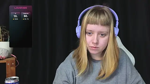 Snapshot of June_shy0 chatting on November 28, 2025, 8:14 am June shy0 online show from November 28, 2025, 8:14 am