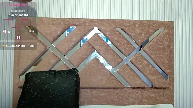  isaabellaa online show from April 13, 2026, 12:42 pm