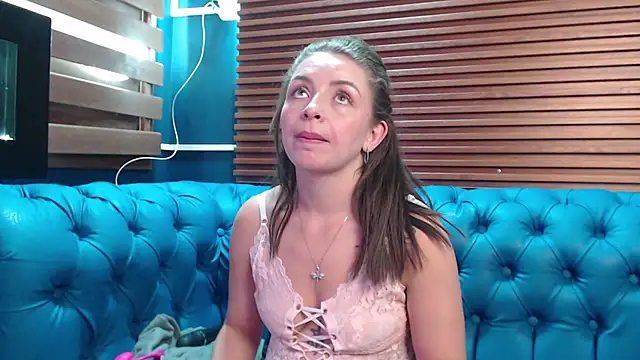 Snapshot of _isaabellaa chatting on February 13, 2025, 5:44 pm isaabellaa online show from February 13, 2025, 5:44 pm