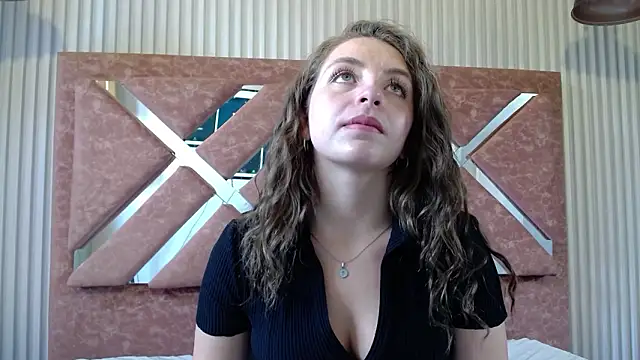  isaabellaa online show from March 26, 2026, 3:54 pm