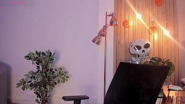 AriRobert  online show from October 22, 2025, 3:50 am