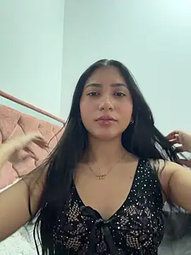 Sweetnaughtygirl  online show from May 17, 2026, 5:24 pm