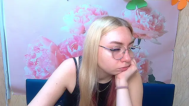 BeatriceFly online show from September 27, 2025, 11:38 am