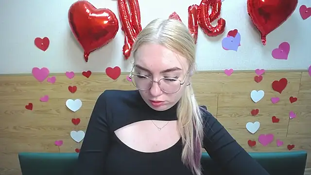 BeatriceFly online show from March 9, 2025, 3:16 pm