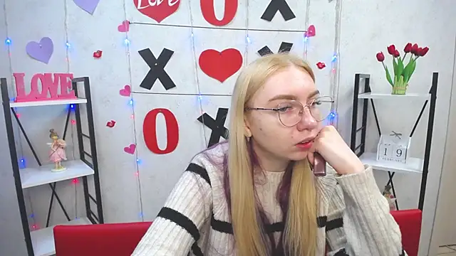 BeatriceFly online show from February 19, 2025, 6:22 am