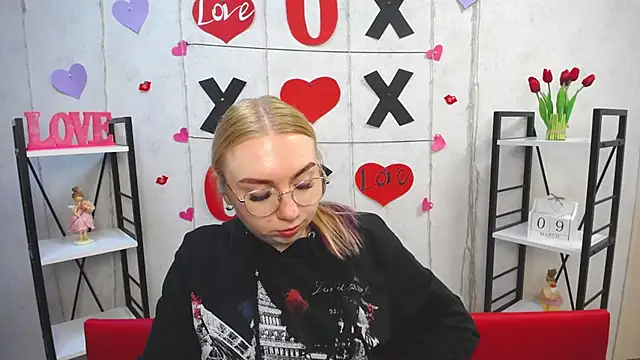 BeatriceFly online show from March 10, 2025, 3:41 pm