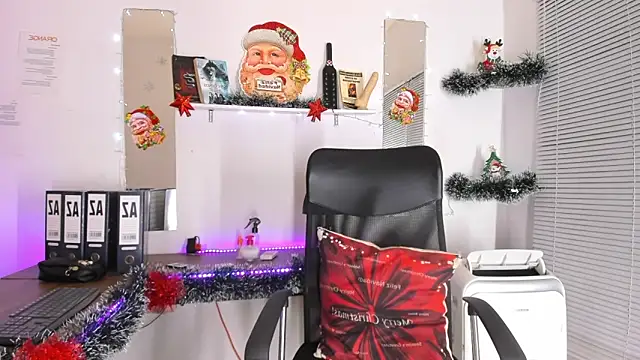 Snapshot of YUKIODAVIS chatting on November 28, 2025, 2:39 pm YUKIODAVIS online show from November 28, 2025, 2:39 pm