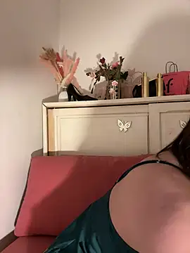 Hot malak online show from December 13, 2024, 10:02 pm