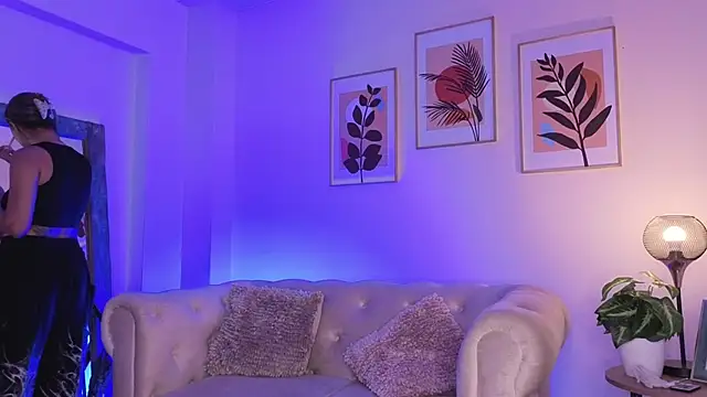 Snapshot of DahianaWalcott chatting on February 16, 2026, 5:33 pm DahianaWalcott online show from February 16, 2026, 5:33 pm