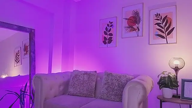 DahianaWalcott online show from March 17, 2026, 6:11 pm