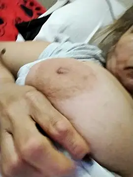 Snapshot of girl_amada chatting on October 9, 2025, 6:47 am girl amada online show from October 9, 2025, 6:47 am