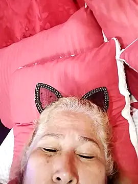 Snapshot of girl_amada chatting on February 1, 2026, 11:08 am girl amada online show from February 1, 2026, 11:08 am