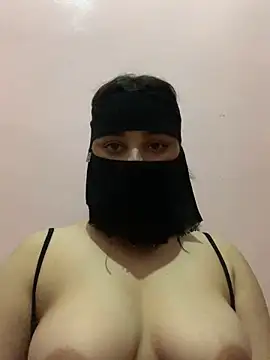 Snapshot of Miss-Soka chatting on December 20, 2024, 6:35 pm Miss-Soka online show from December 20, 2024, 6:35 pm