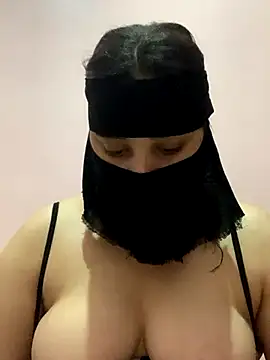 Snapshot of Miss-Soka chatting on December 7, 2024, 5:21 am Miss-Soka online show from December 7, 2024, 5:21 am