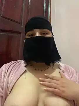 Snapshot of Miss-Soka chatting on December 25, 2024, 6:09 am Miss-Soka online show from December 25, 2024, 6:09 am