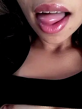 Snapshot of 3ashi9aa chatting on December 21, 2024, 9:01 am 3ashi9aa online show from December 21, 2024, 9:01 am