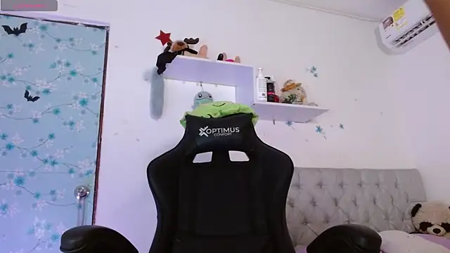 miss valery2 online show from December 4, 2025, 4:33 am