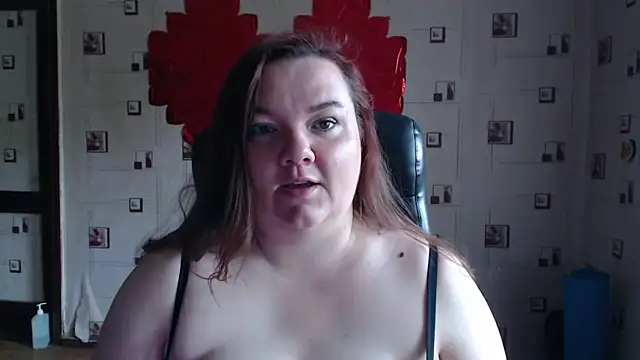 Snapshot of TasyaBigTTs chatting on September 20, 2025, 6:29 am TasyaBigTTs online show from September 20, 2025, 6:29 am