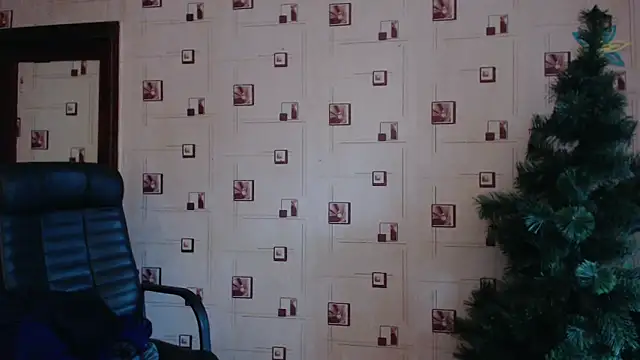 Snapshot of TasyaBigTTs chatting on December 20, 2024, 12:05 pm TasyaBigTTs online show from December 20, 2024, 12:05 pm